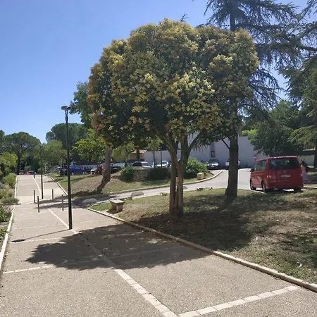 Sejour Evasion A Uzes Apartamento Exterior foto